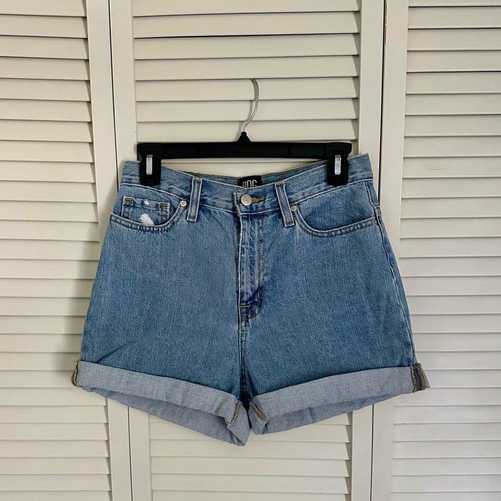 BDG Women’s denim shorts size 25